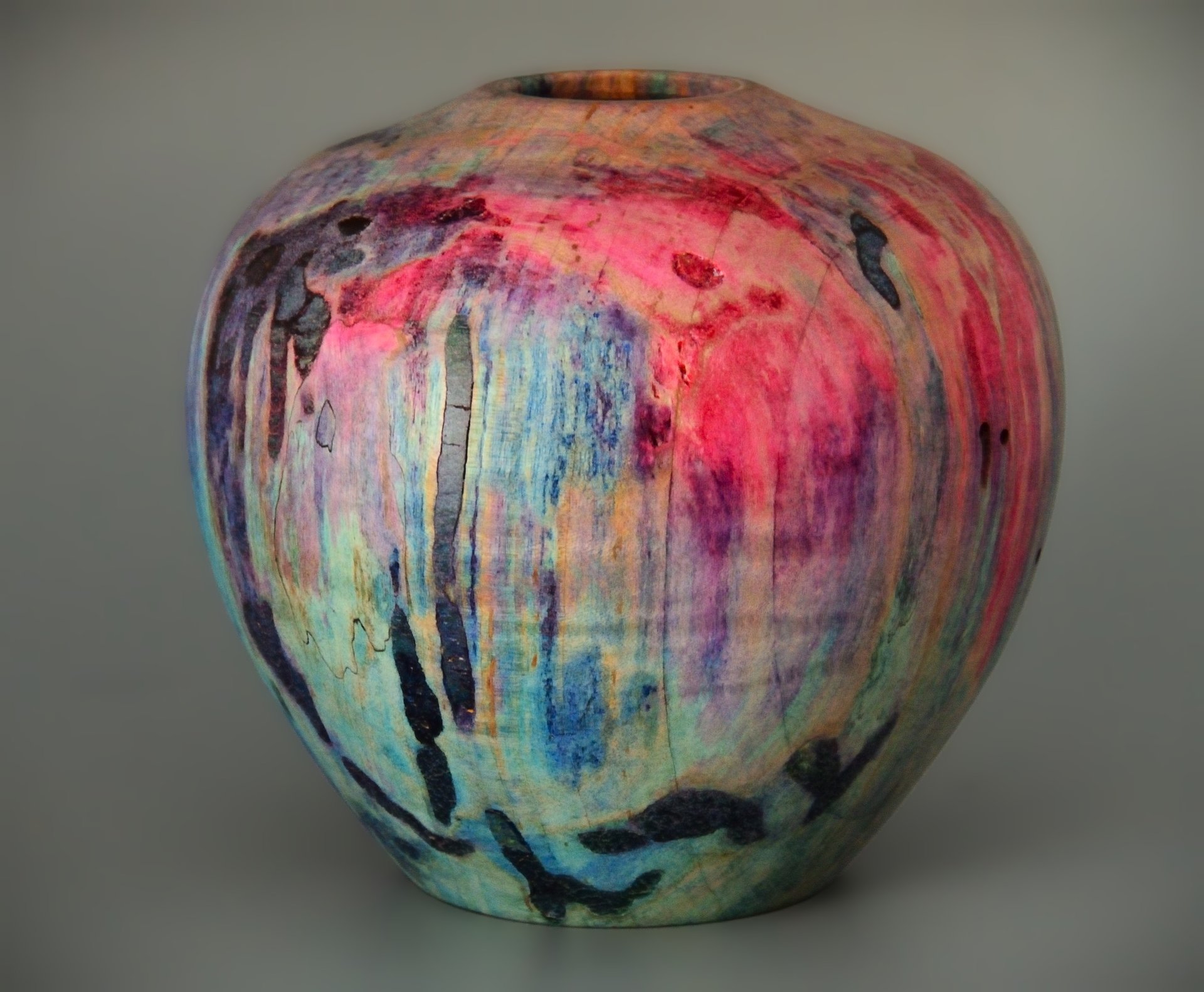 Multi dyed hollow form