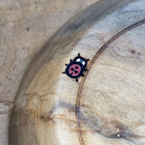 WHEAT AND LADY BUG BOWL - detail