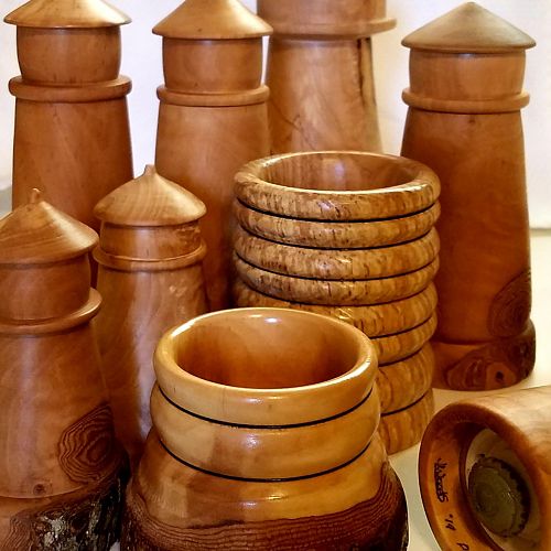Cups and peppermills