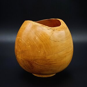 Boxwood vase.