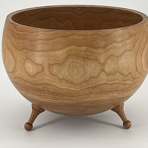 Serial 24025 Model BCDE0906 Cherry 3 leg End Grain Bowl