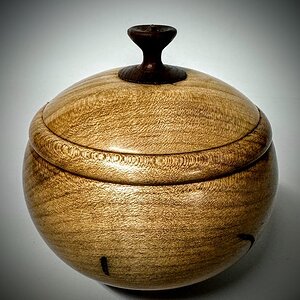 Maple lidded box