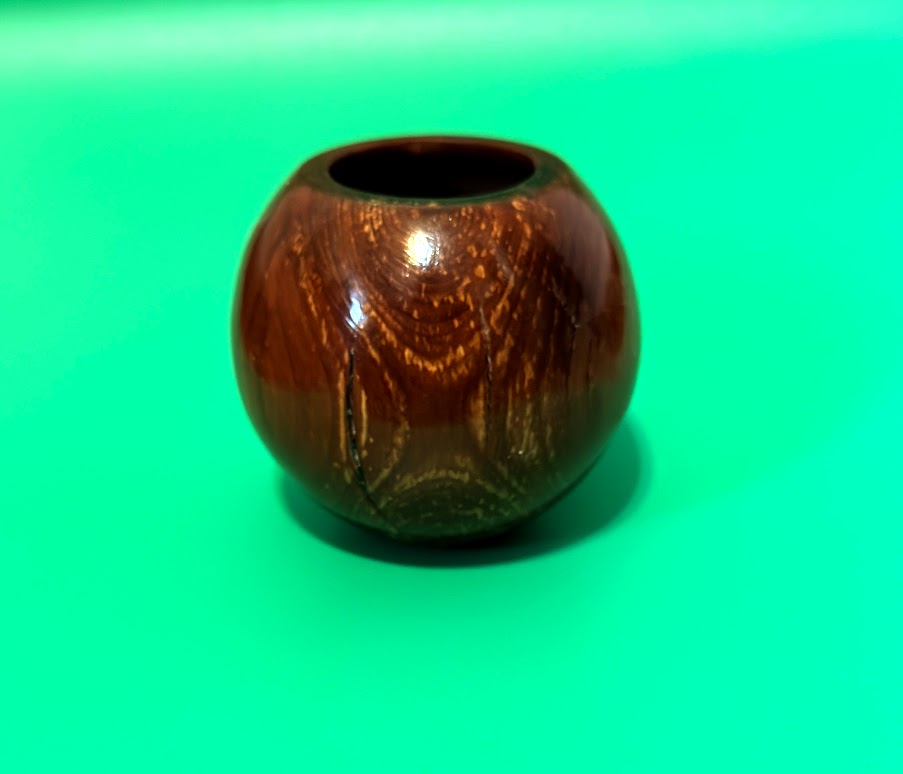 Apple wobble bowl