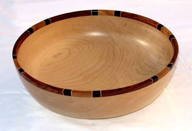 Bowl / Segmneted Rim