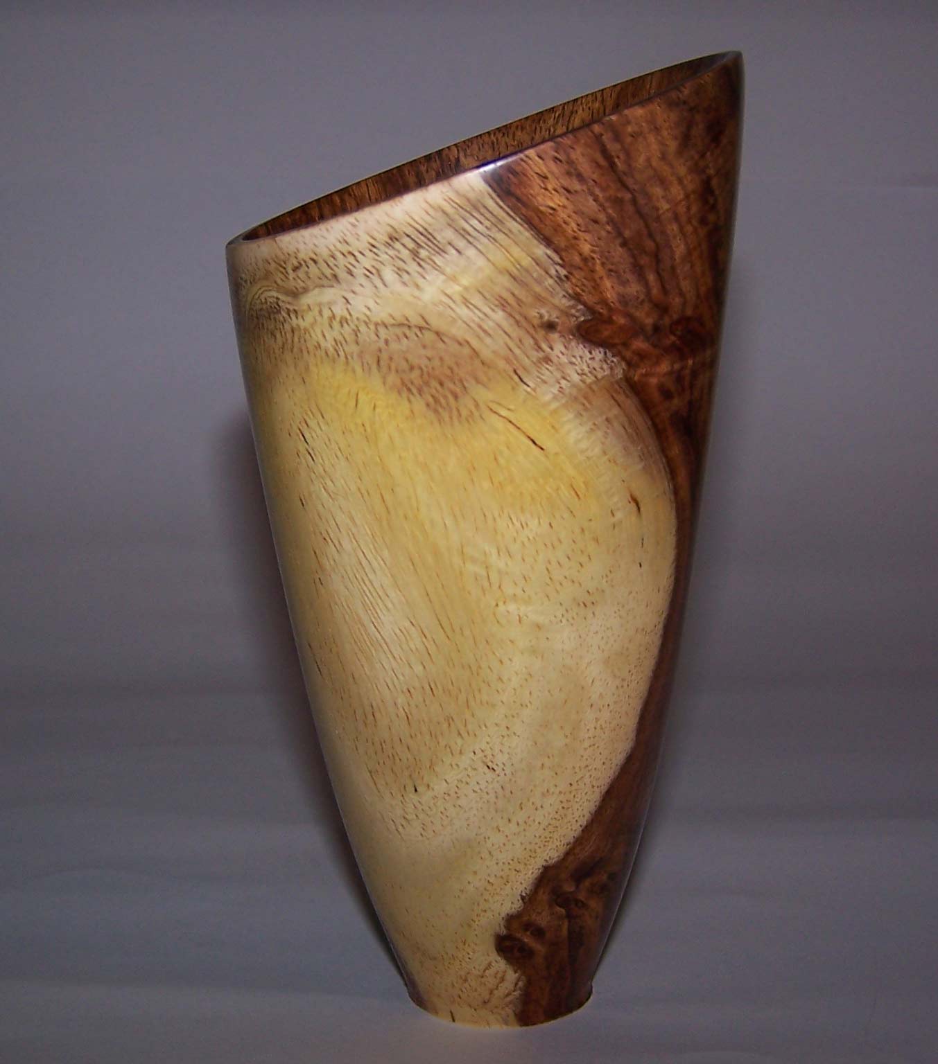 Camphor Vase - Deco form