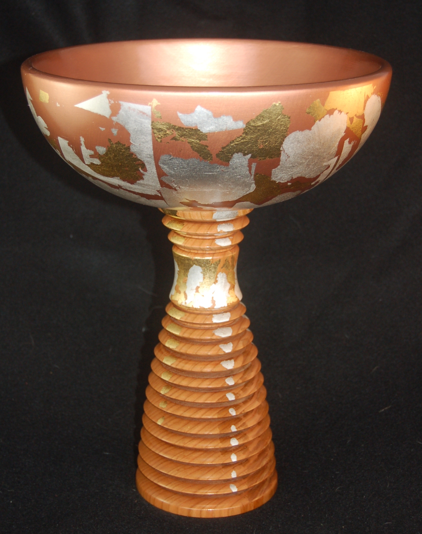 Gilded bowl on pedestal
