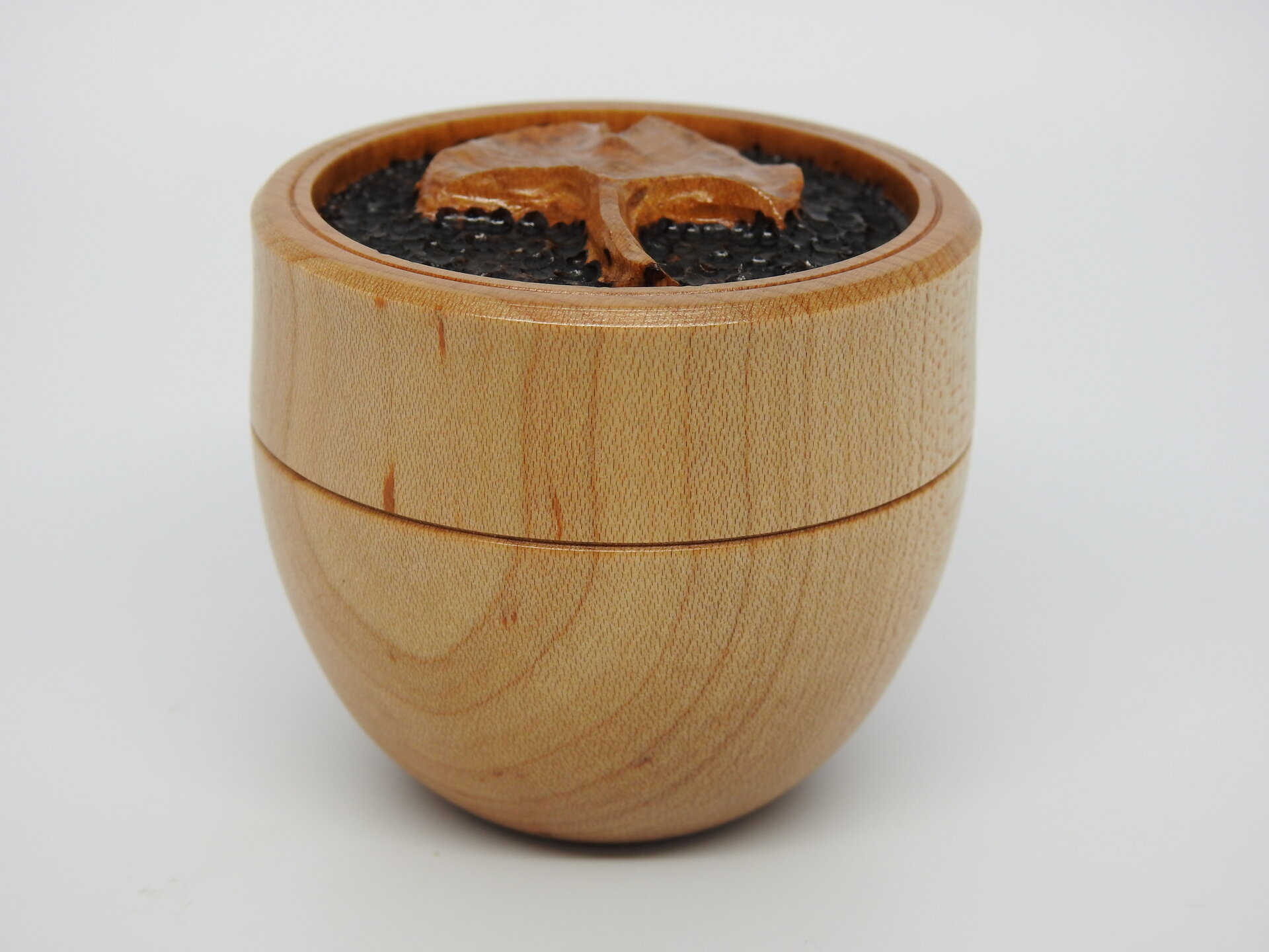 Ginkgo Leaf Lidded Box