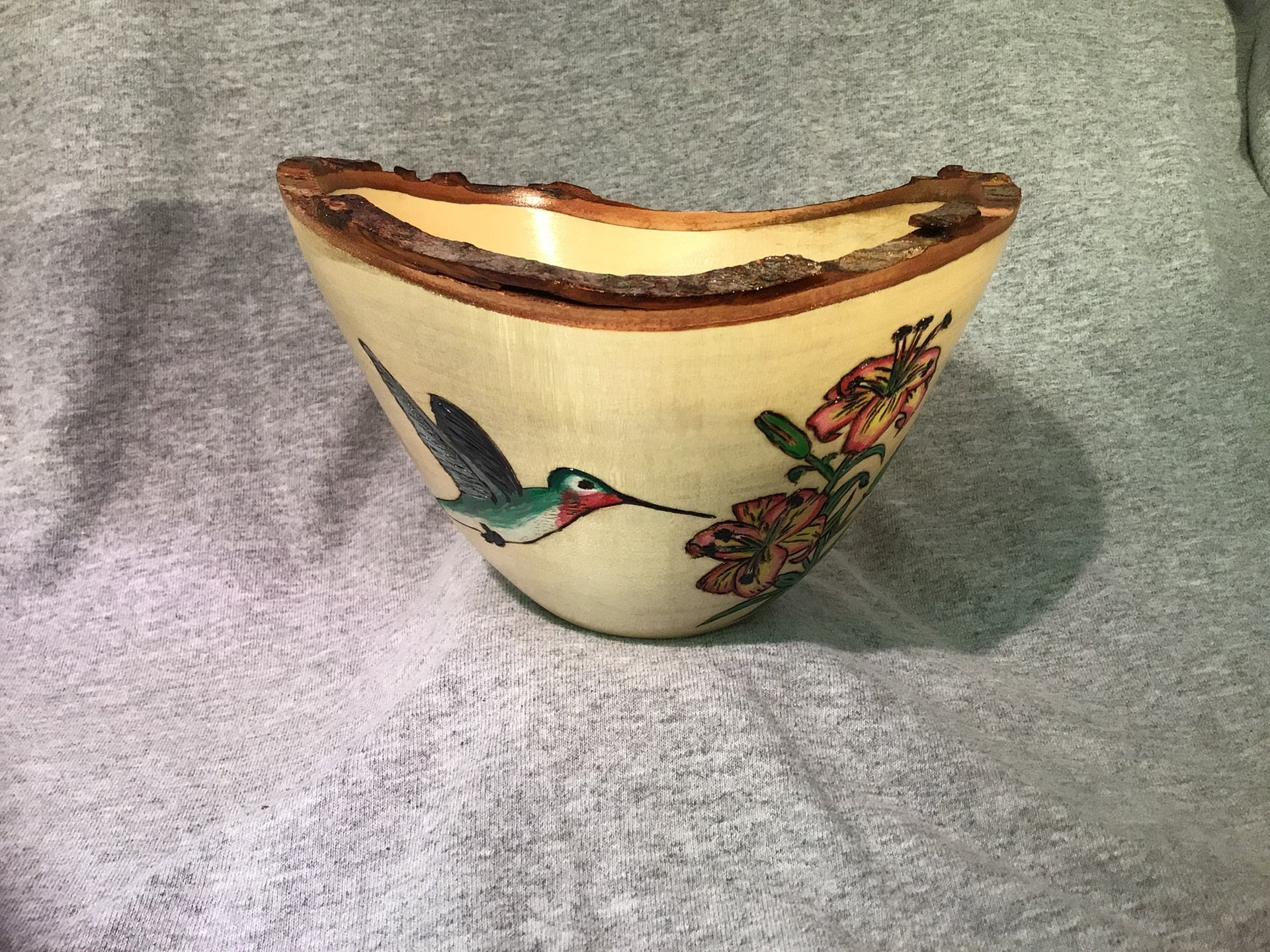 Hummingbird bowl