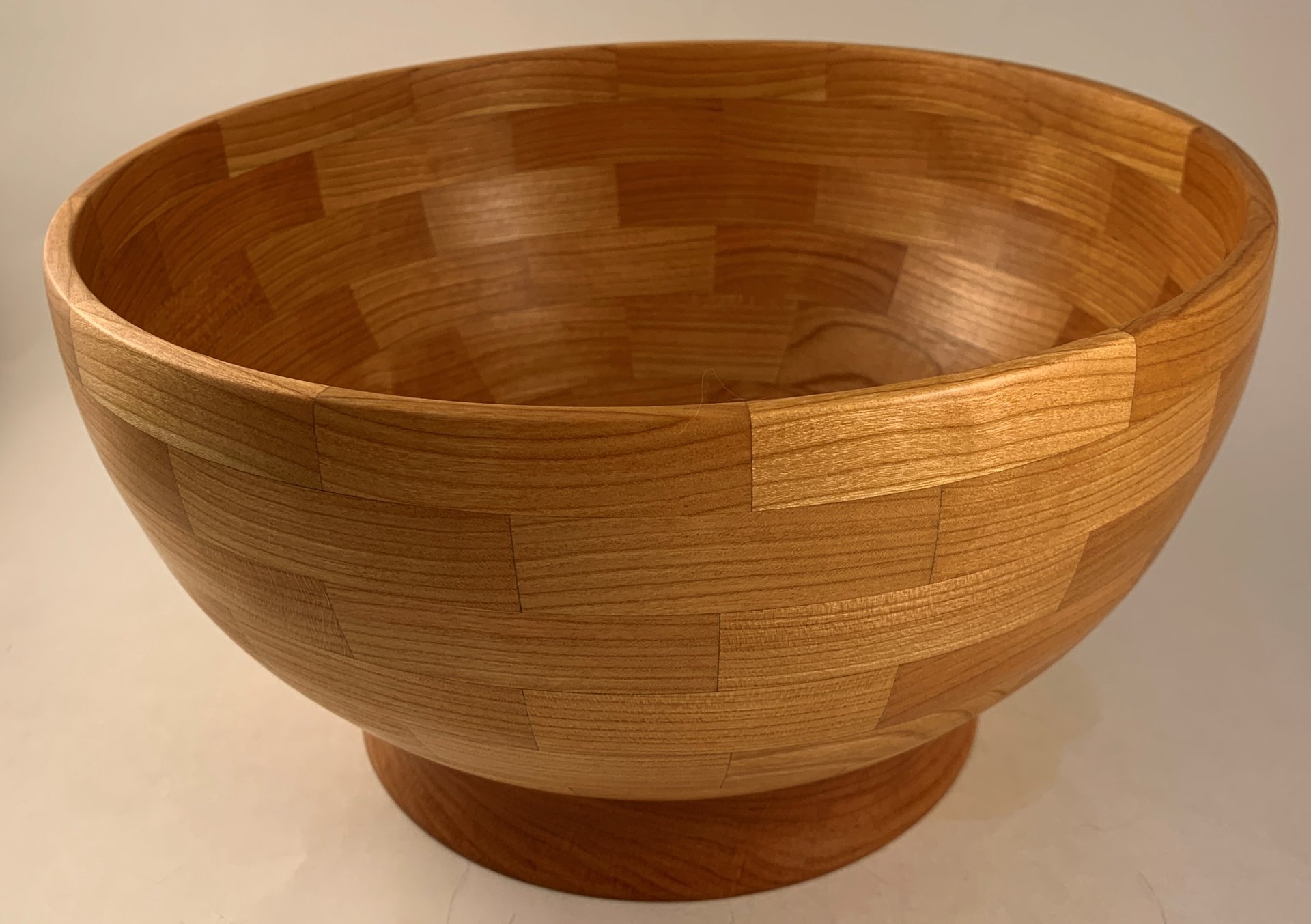 Large salad bowl, solid cherry base and cherry rings, 12 segments per ring