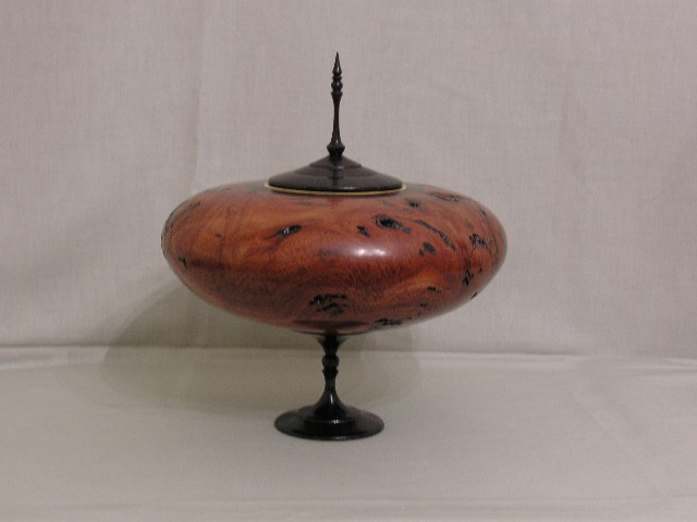 LIDDED CONTAINER