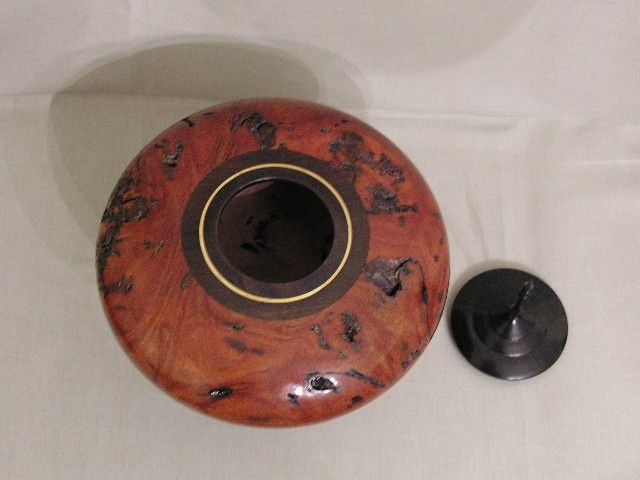 LIDDED CONTAINER