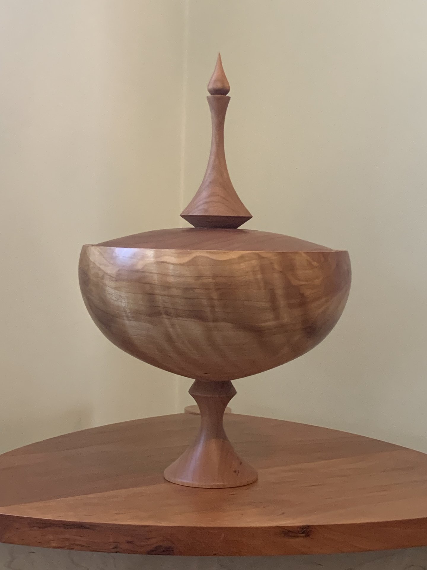 Lidded finial box