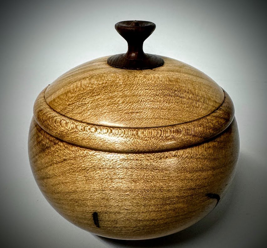 Maple lidded box