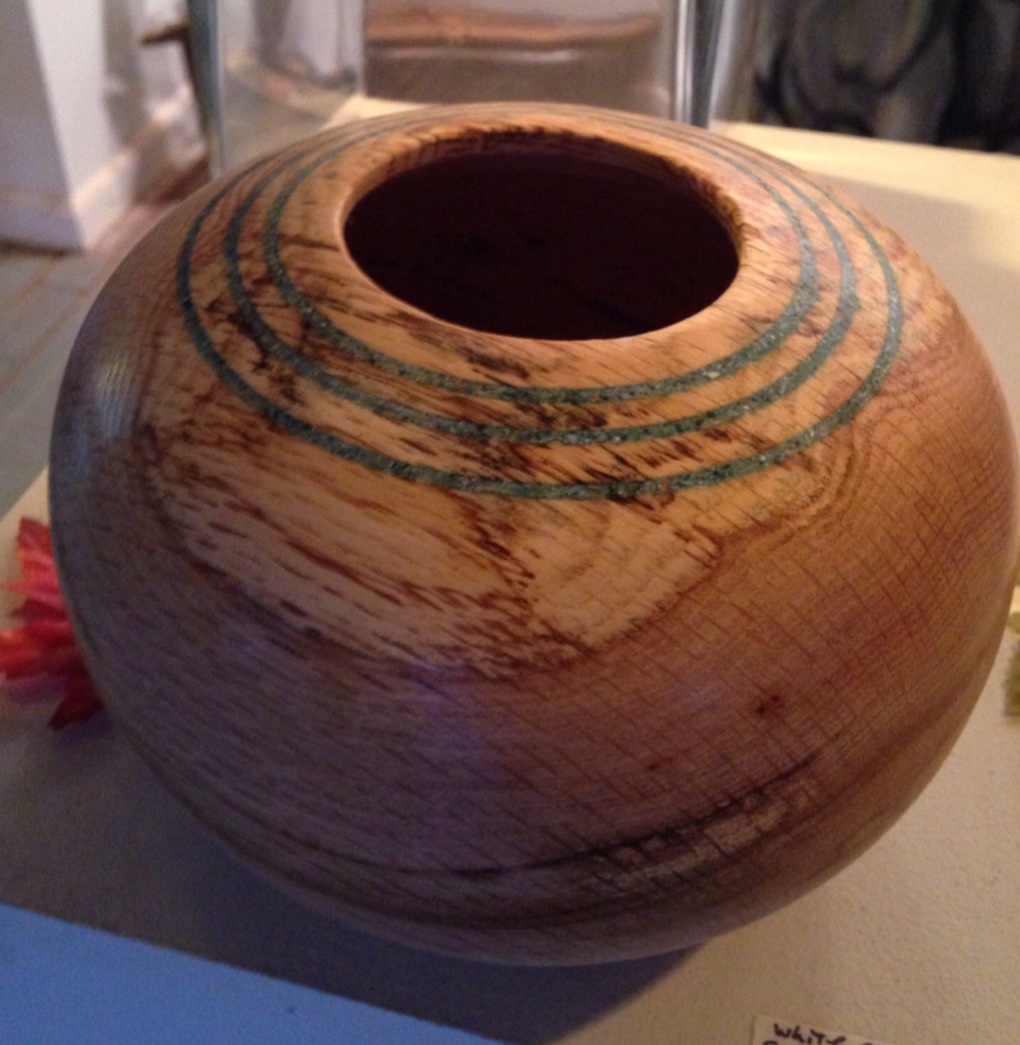 Oak hollow form with inlay