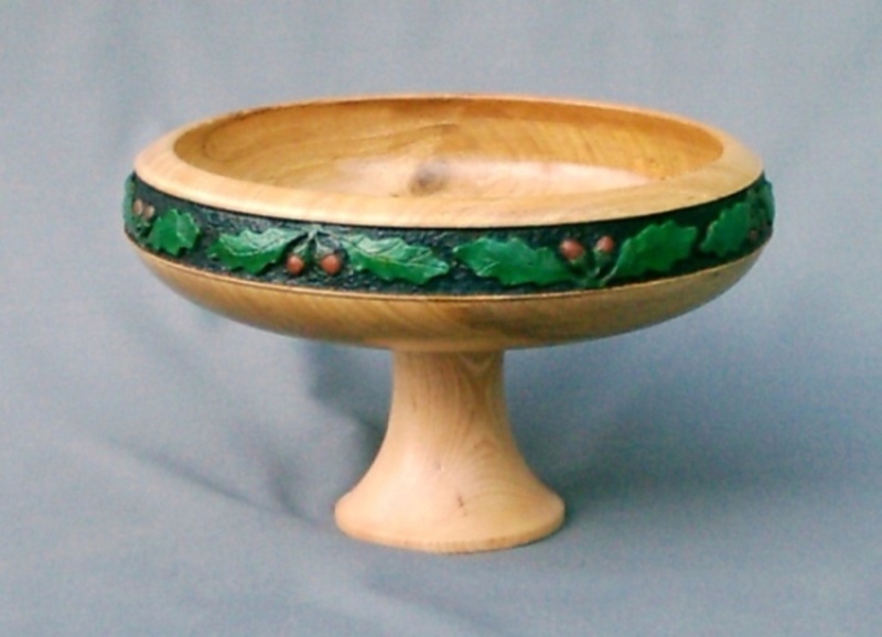 Pedestal bowl with carved band