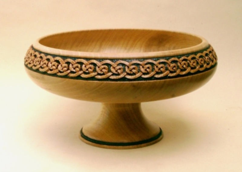 Pedestal_Bowl_with_Celtic_Knotwork_1