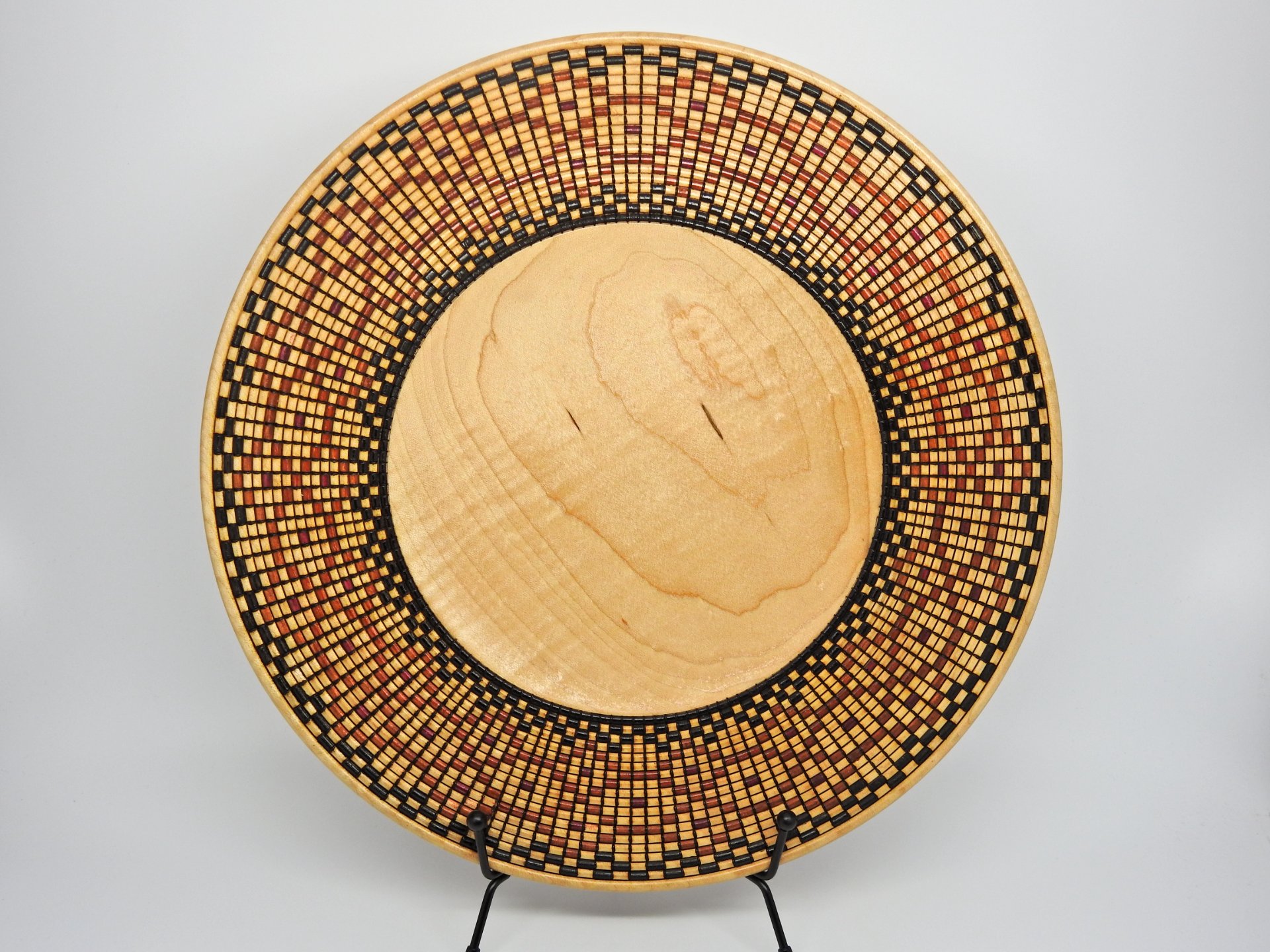 Platter with Basket Illusion Decoration