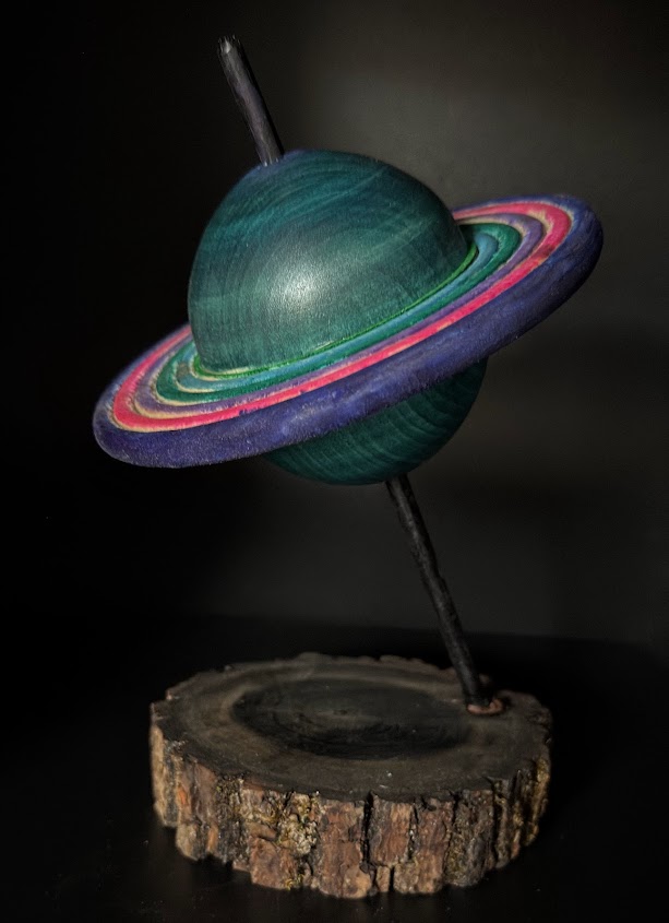 Ringed planet hollow form