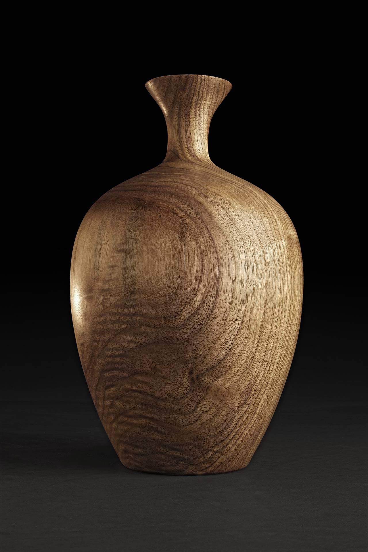 Walnut Vase / Hollow form